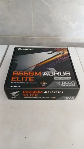 Placa Mãe B550M Aorus Elite - NOVA