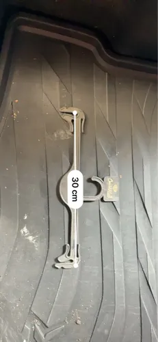 Cabides plásticos para roupas - 5 por 1,00