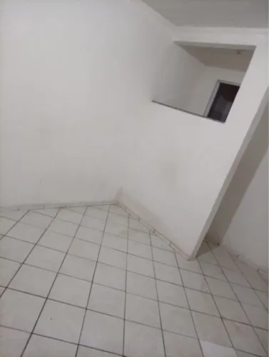 Aluguel apartamento terceiro andar dois quartos