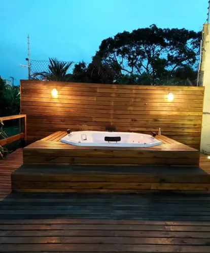 Casa Excelente, com 500m² sendo 4 quartos em Praia do Canto - Vitória - ES