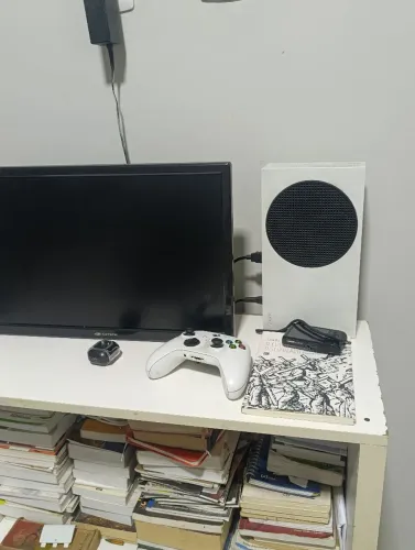 Vendo Xbox séries s( troco por Pc gamer)