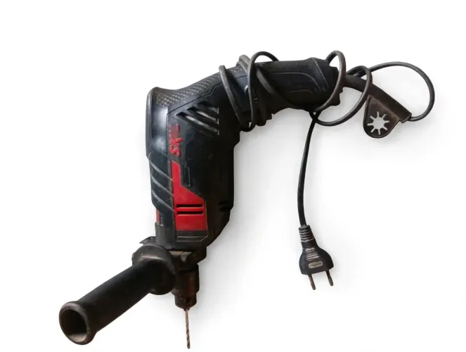Furadeira de impacto Skil 550W Original - Potente e Conservada
