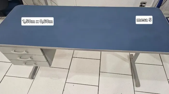 Mesa 5 (escritório): medidas 1,50x0,60m