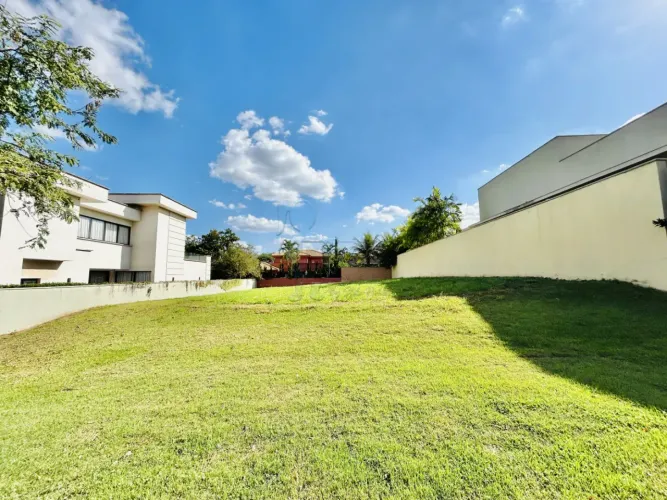 Terreno de 754m² à venda em condomínio - Jardim Olhos D`Água
