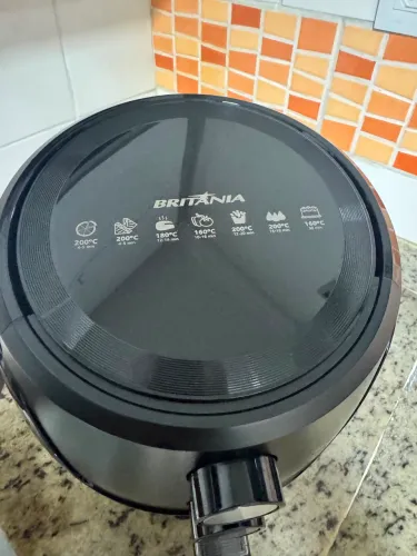 Fritadeira air fryer Britânia BRF37