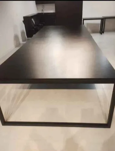 Mesa em pé de aço 