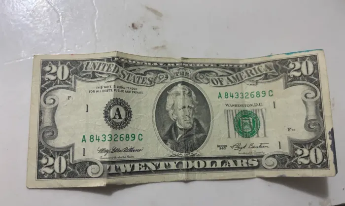 Vinte dólares