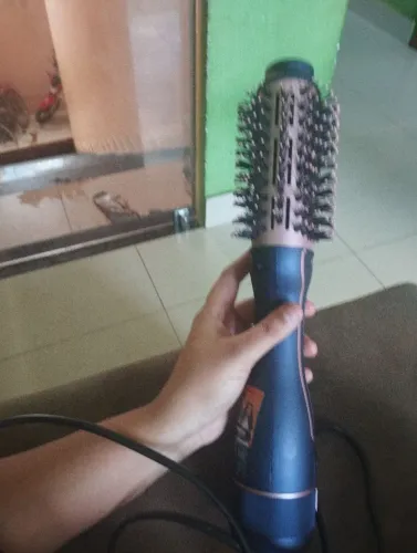 Vende-se escova secadora