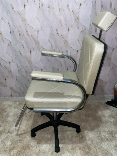 Vendo cadeira de maquiador profissional 