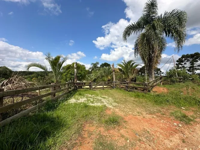 Chácara 13 mil m² com casa, churrasqueira, tanque, água, luz e piscina em construção
