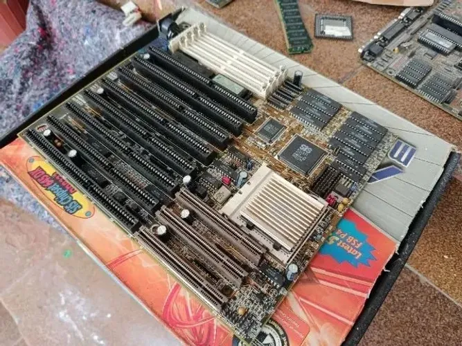 Placa mãe Socket 3 para Intel 486 - com VLB - precisa de revisão