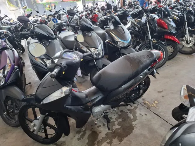 Honda biz 125cc 2015 shalom veículos