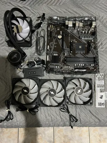 Kit B550M K Gigabyte + Water Cooler 120mm Aigo + 3 fans SuperFame