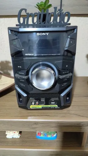Som Sony semi novo com 02 caixas