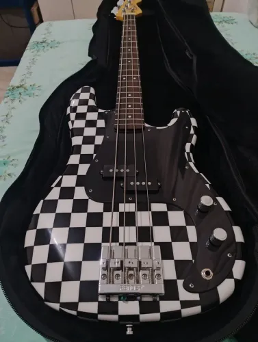 Precision Bass