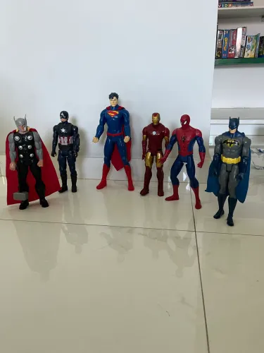Bonecos Marvel