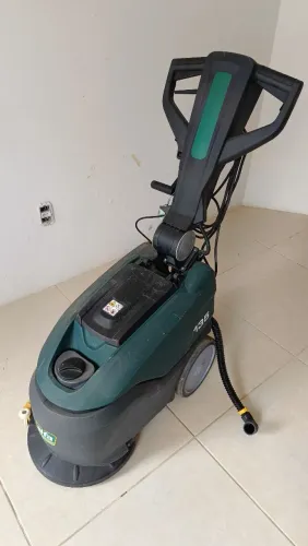 Lavadoura e secadora de piso industrial 