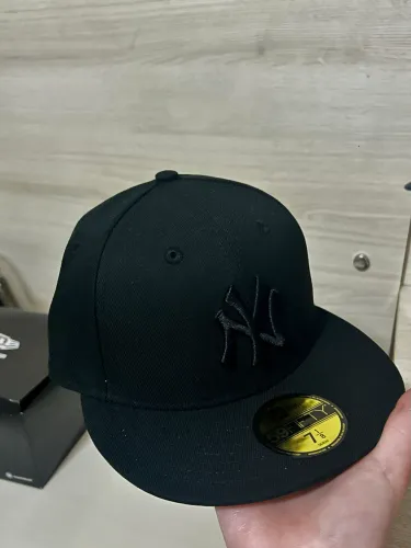 Boné New Era 59FIFTY NY Yankees Preto/Preto 7 1/8 NOVO NA CAIXA, NUNCA USADO!