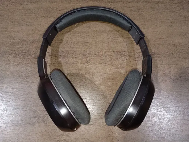 Fone de ouvido Bluetooth Edifier W600BT em ótimo estado