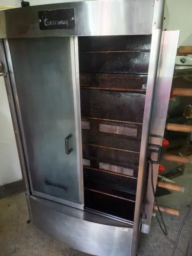 Máquina de assar frango