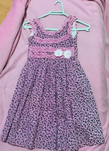 Vestido infantil rosa - pouco usado, perfeito pra criança.