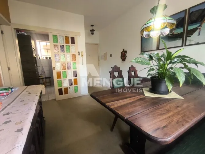 Apartamento com 4 dormitórios à venda no bairro Passo da Areia com 77m² por R$ 375.000,00.