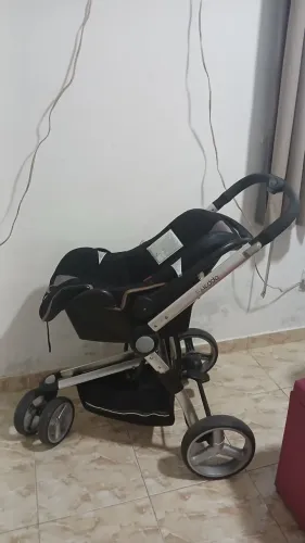 VENDO CARRINHO DE BEBÊ 3 EM 1 E BEBÊ CONFORTO KIDDO. ACEITO CARTÃO.