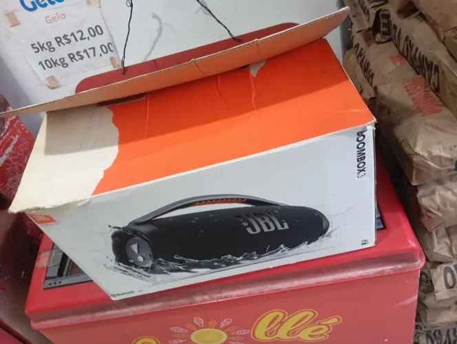 JBL boombox 3 zera acompanha acessórios e caixa
