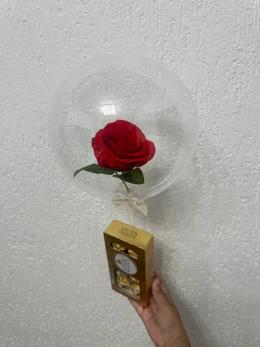 Rosa Realista + Ferrero Rocher 