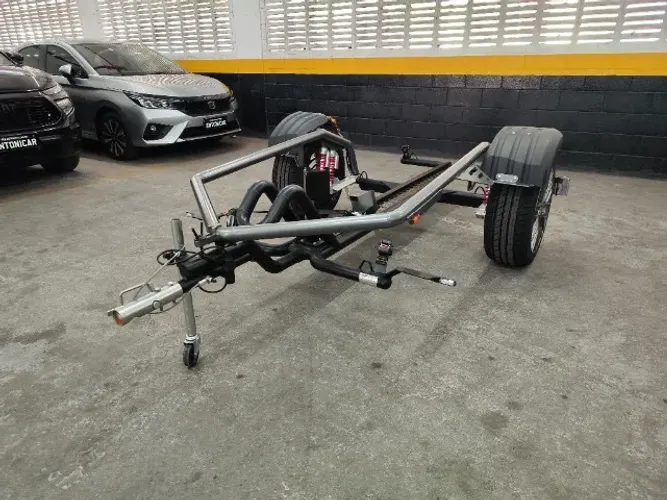 Carreta Vasculante para tronsporte de motos