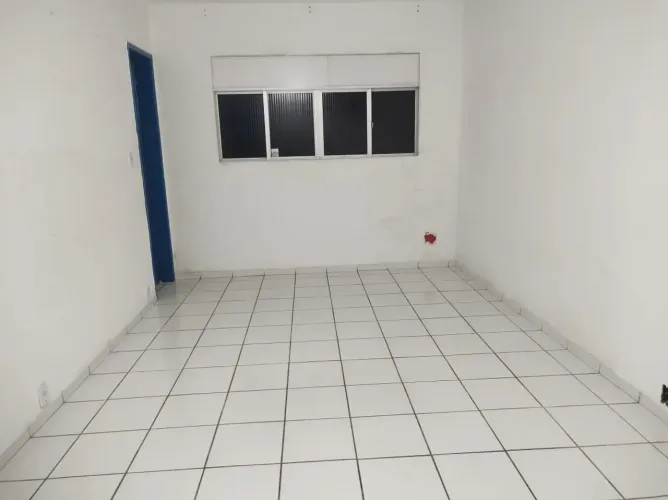 JB PRÉDIO COMERCIAL EM LAGOA SECA COM 3 LOJAS E 3 APARTAMENTOS MEDINDO 260m²..