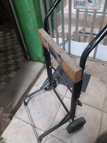 Vendo carrinho para motor de popa.