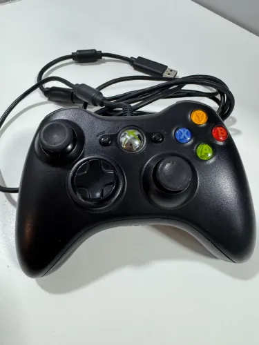 ? CONTROLE ORIGINAL XBOX 360 MICROSOFT COM FIO - PRATICAMENTE NOVO | R$ 150