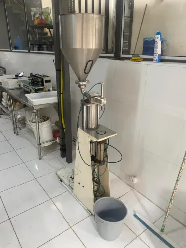 Envasadora de liquidos e pastoso