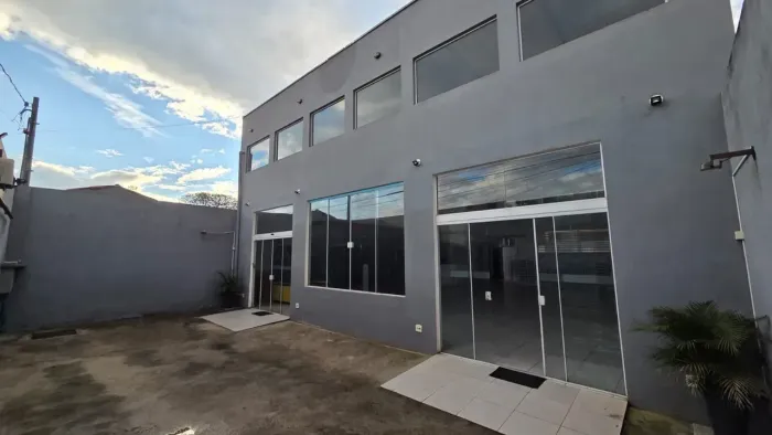 Imóvel para aluguel com 2 metros quadrados em Jardim Santa Maria - Jacareí - SP