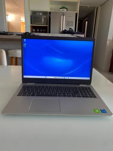 Notebook Dell Inspiron 3501 i5 11ª Geração MX330 2GB 8GB RAM SSD 256GB Windows 11
