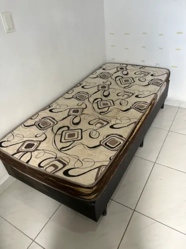 Cama box solteiro R$ 100,00