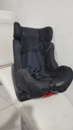Vendo Cadeirinha pra carro elite multikidis 25kg reclinável bem confortável leia.