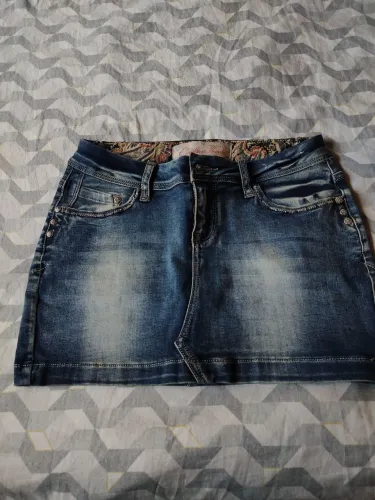 Saia jeans strass.