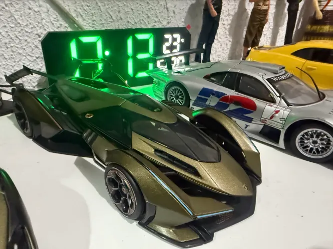 lamborghini v12  miniatura  de ferro 1/18