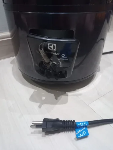Panela de Arroz Elétrica Electrolux - COM DEFEITO 