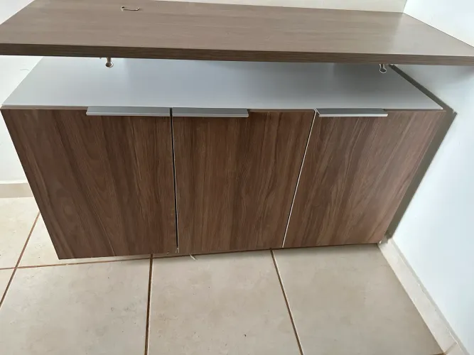Armário de chão 3 portas com rodinha