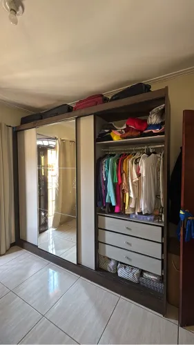 Guarda roupas casal