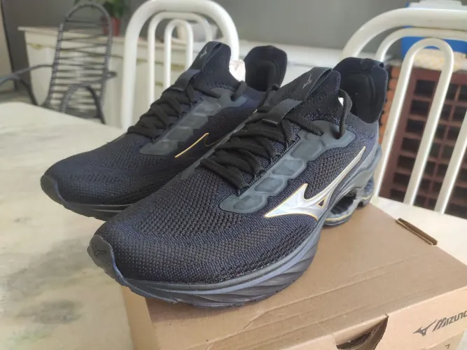 Tênis Mizuno Wave 4, novo, original.