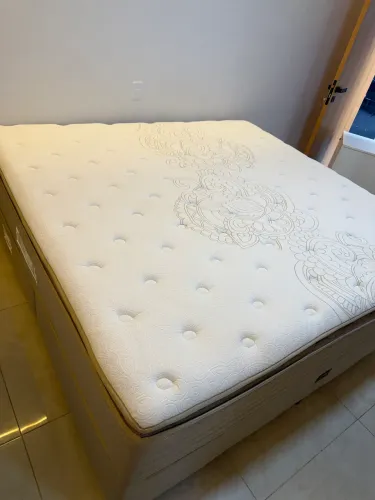 Cama Box super king