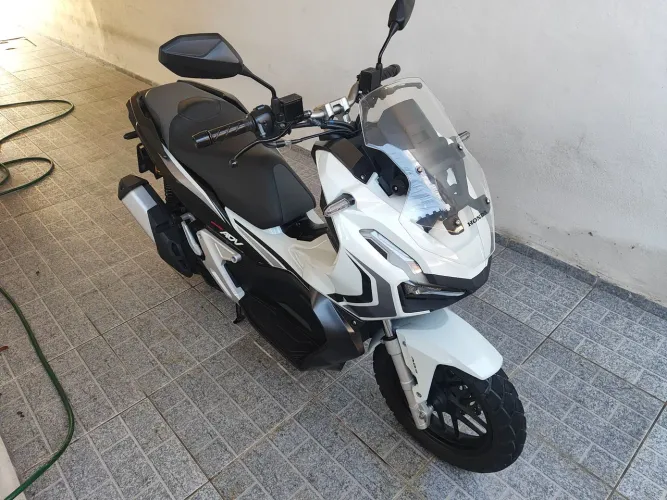 VENDO HONDA ADV 150 - 2022