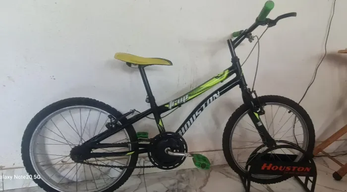 Vendo bicicleta infantil aro 20 Houston