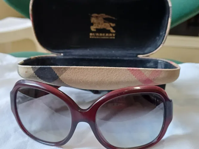 Óculos de Sol Burberry B4058 Original - Bordô com Estojo