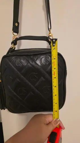Bolsa Carmen Steffens alto relevo 