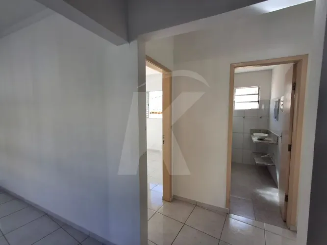 Casa com 3 dormitórios, sala, cozinha e banheiro na Vila Gustavo.